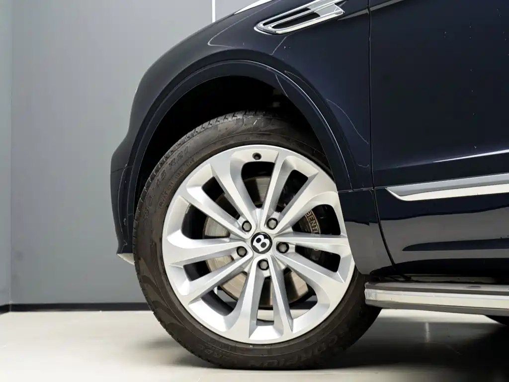Bentayga 2024 4.0T V8 купить на сайте DeffCars