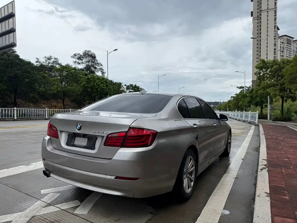 BMW 5 Series 2013 525Li Leading купить на сайте DeffCars