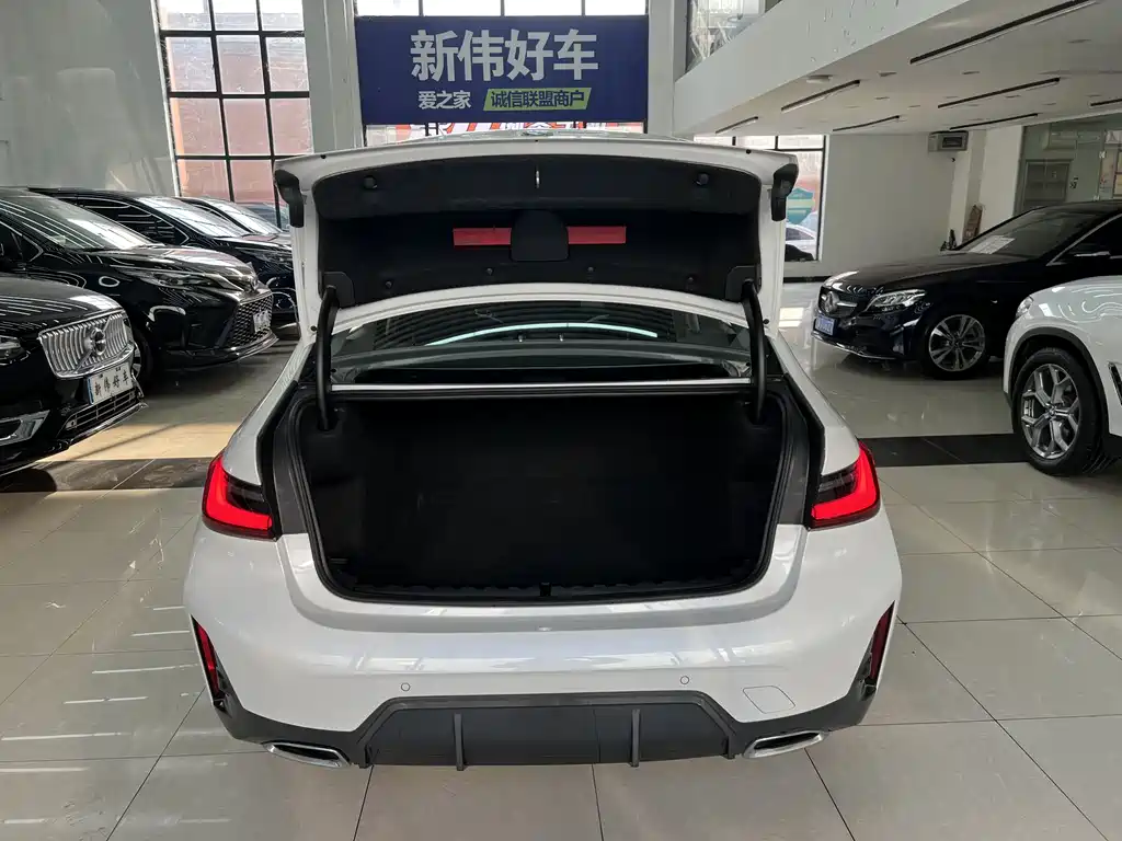 BMW 3 Series 2024 320Li M Sports Package купить на сайте DeffCars