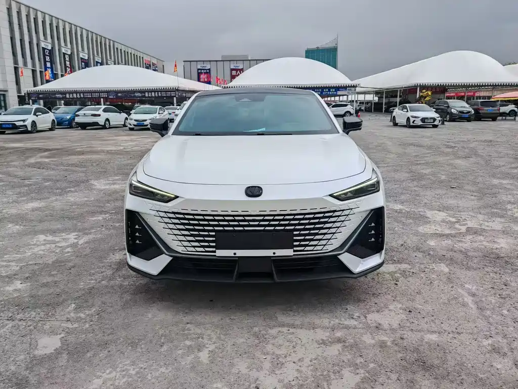 Changan UNI-V 2024 1.5T high-energy version купить на сайте DeffCars