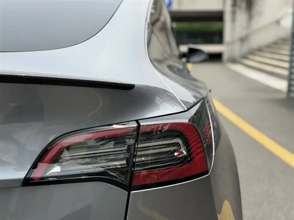 Model Y 2024 long-range all-wheel drive version купить на сайте DeffCars