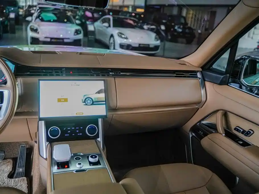 Range Rover 2023 4.4 V8 SV Honor Creation Extended Edition купить на сайте DeffCars