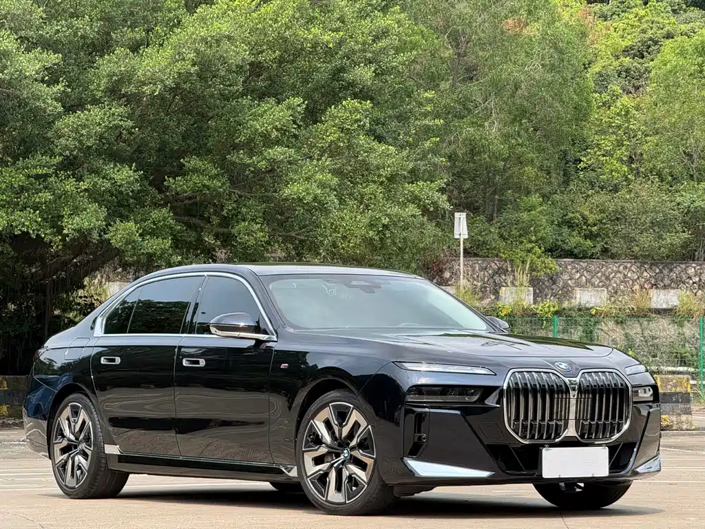 BMW 7 Series 2023 740Li Leading M Sports Package купить на сайте DeffCars