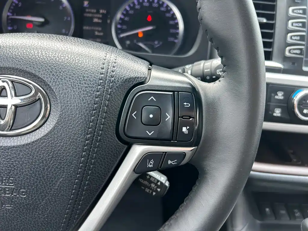 Highlander 2018 2.0T four-wheel drive luxury version, 7 seats, National VI купить на сайте DeffCars