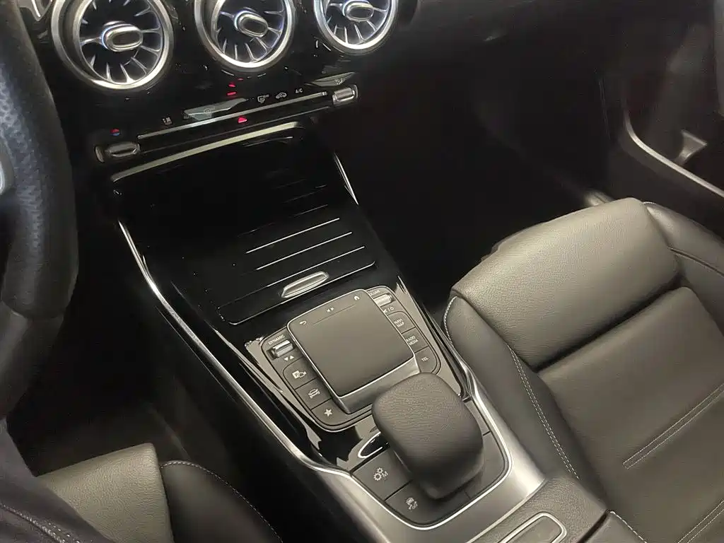 Mercedes-Benz A-Class AMG 2020 AMG A 35 L 4MATIC купить на сайте DeffCars