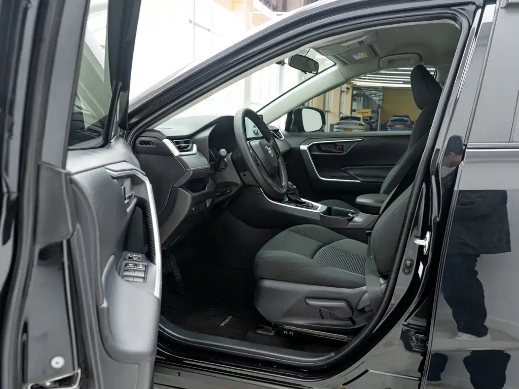 Wilanda 2023 2.0L CVT two-wheel drive leading version купить на сайте DeffCars