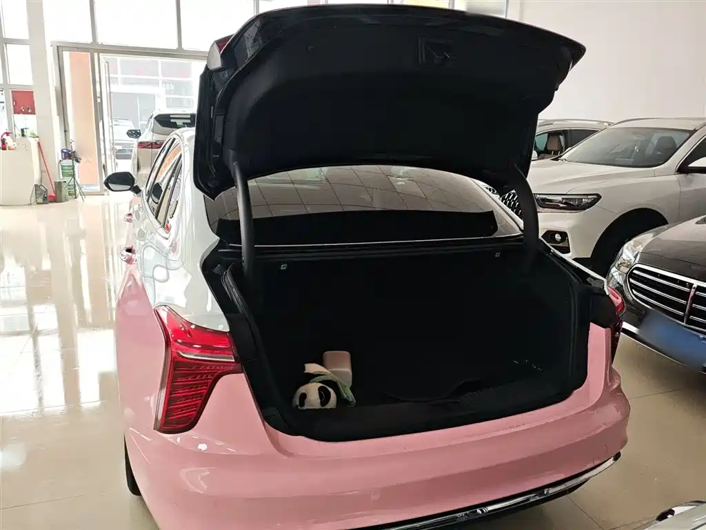 Hongqi H5 2023 2.0T Automatic Zhilianqichang Edition купить на сайте DeffCars