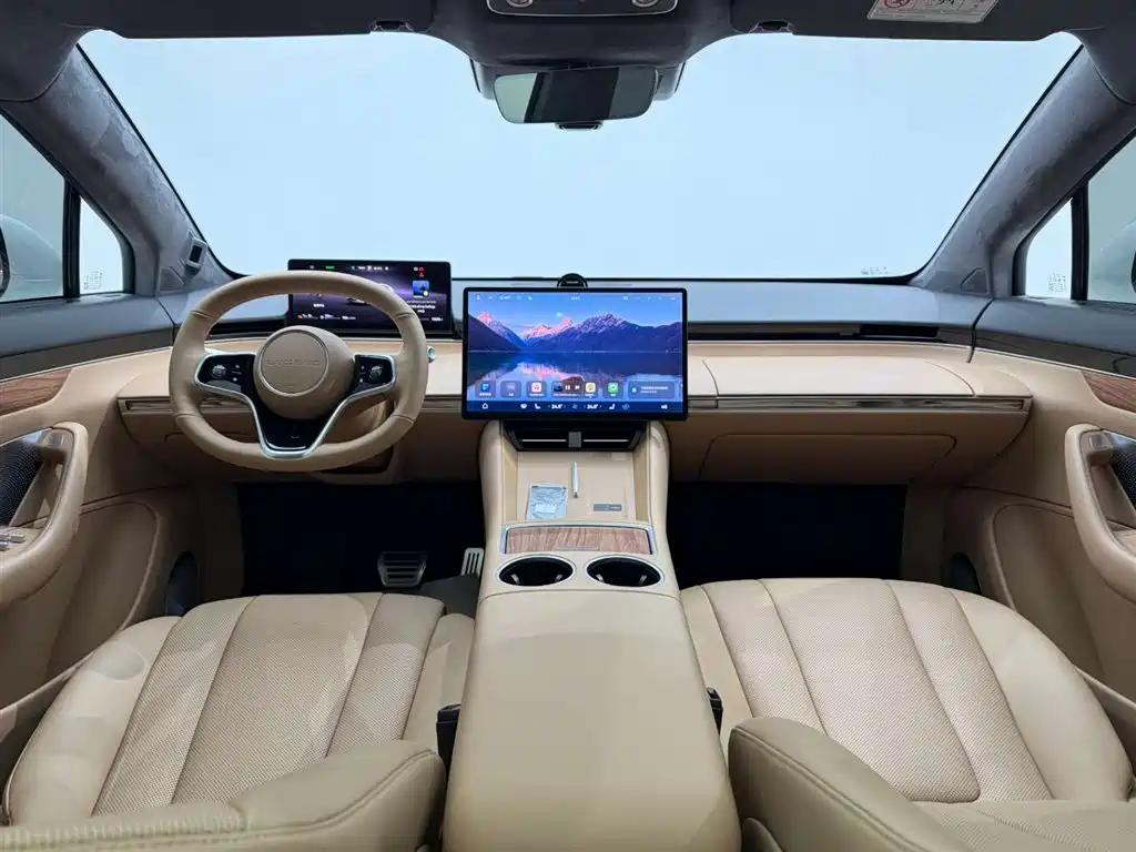 Zhijie R7 2025 extended range 251km Max купить на сайте DeffCars