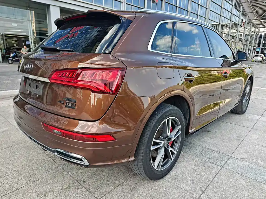 Audi Q5L 2018 45 TFSI Exclusive Fashion Model National VI купить на сайте DeffCars