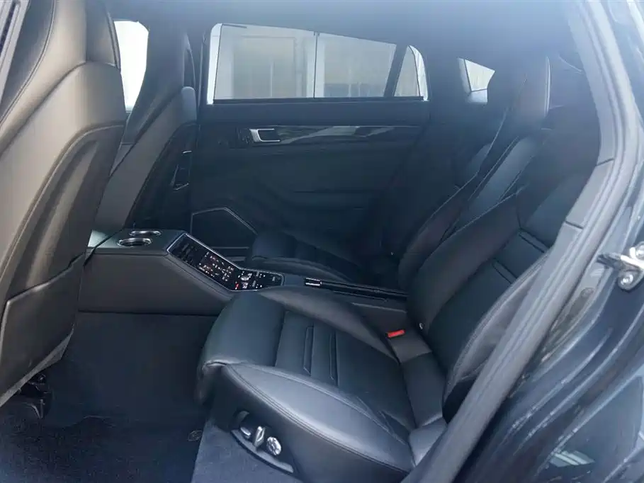 Panamera 2017 Panamera Executive Extended Edition 3.0T купить на сайте DeffCars