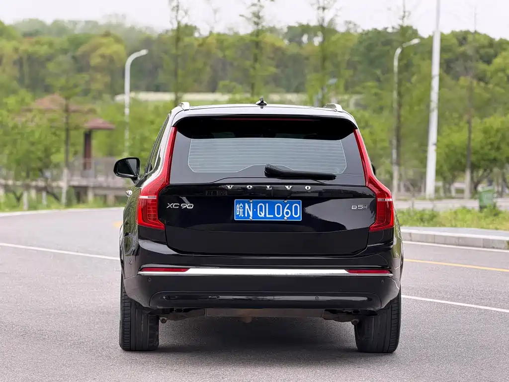 Volvo XC90 2023 B5 Smart Deluxe Edition 5-seater купить на сайте DeffCars