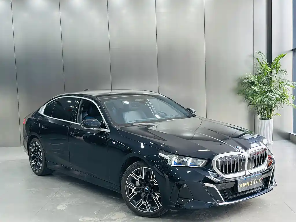 BMW 5 Series 2024 530Li Exclusive M Sports Package купить на сайте DeffCars