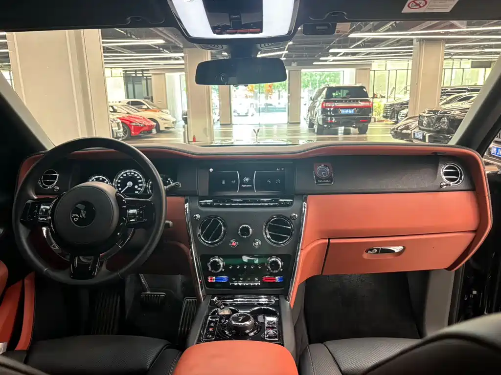 Cullinan 2018 five-seater version купить на сайте DeffCars