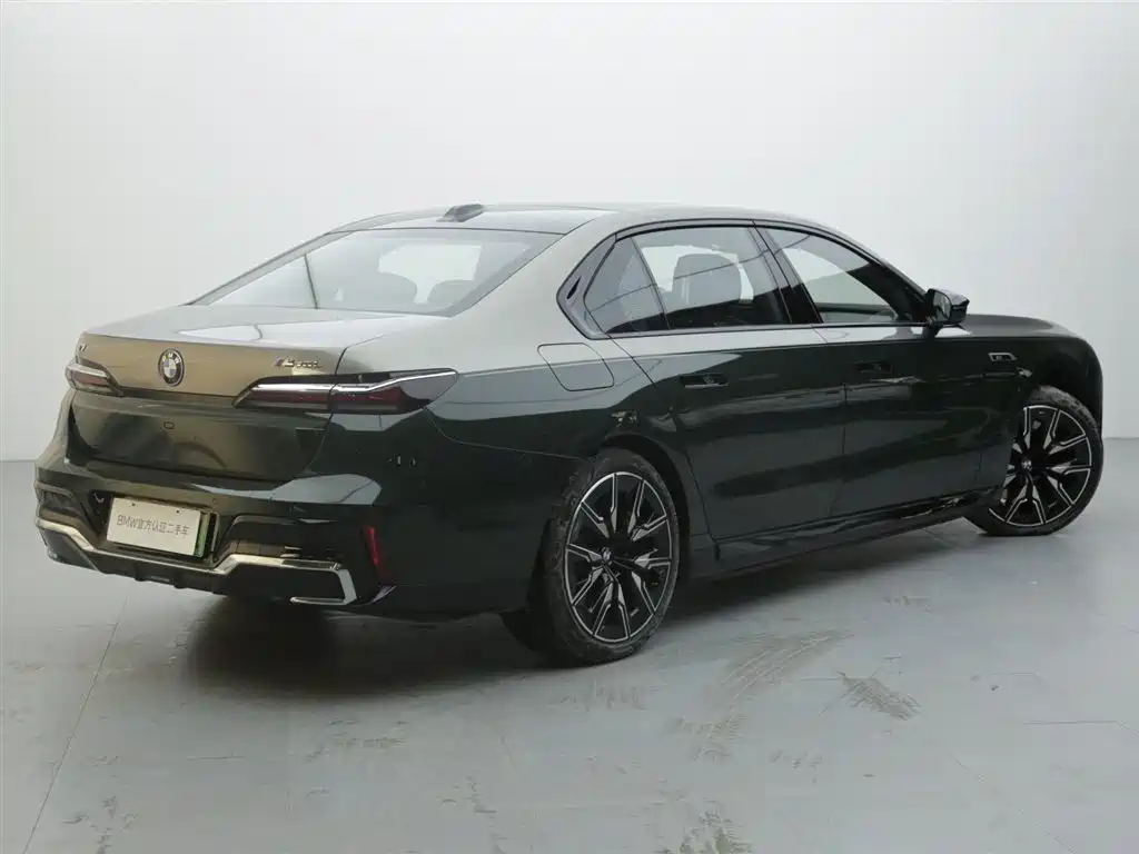 BMW i7 M70L 2023 M70L купить на сайте DeffCars
