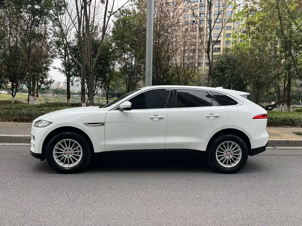 Jaguar F-PACE 2019 2.0T four-wheel drive urban exclusive edition купить на сайте DeffCars
