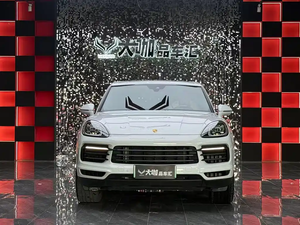 Cayenne New Energy 2022 Cayenne E-Hybrid 2.0T Platinum Edition купить на сайте DeffCars