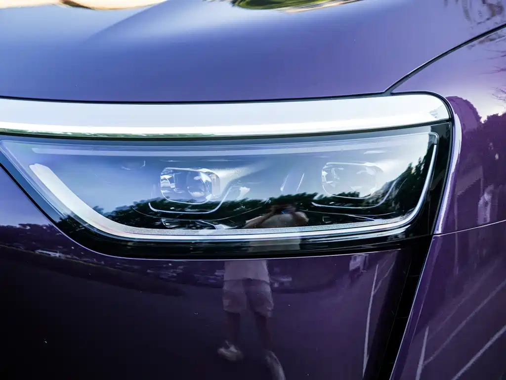 Wenjie M8 2025 pure electric Max+ six-seater long-range version 896-line lidar) купить на сайте DeffCars