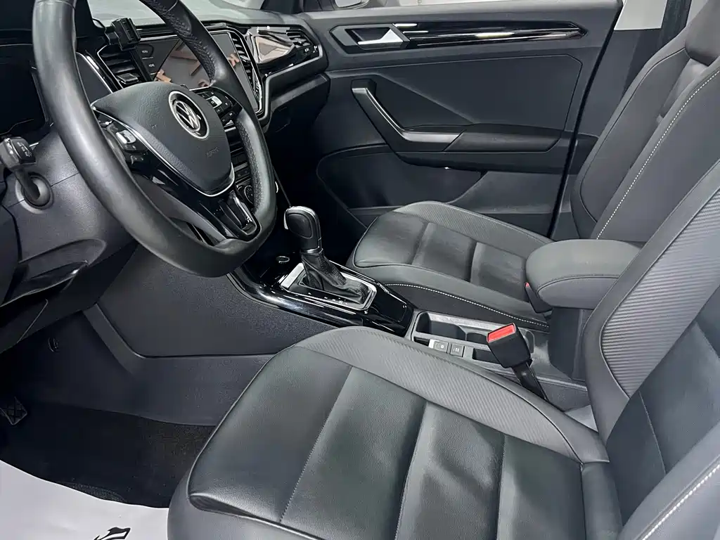 T-ROC 2021 model 280TSI DSG two-wheel drive Comfort Smart Connected Edition купить на сайте DeffCars
