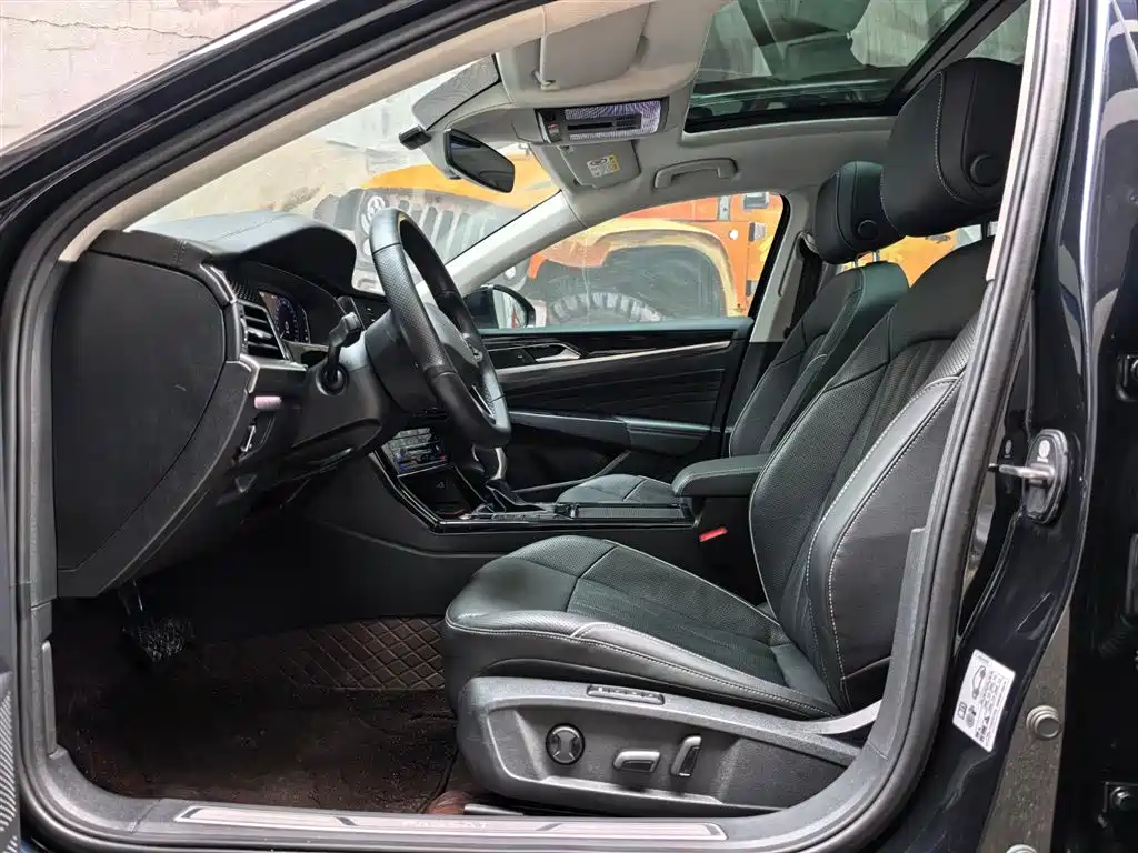 Passat 2023 facelift 380TSI luxury version купить на сайте DeffCars