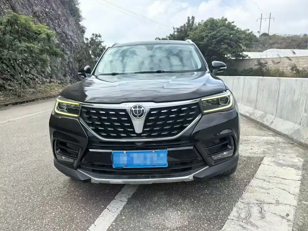 Zhonghua V7 2018 280T DCT luxury model 5 seats купить на сайте DeffCars