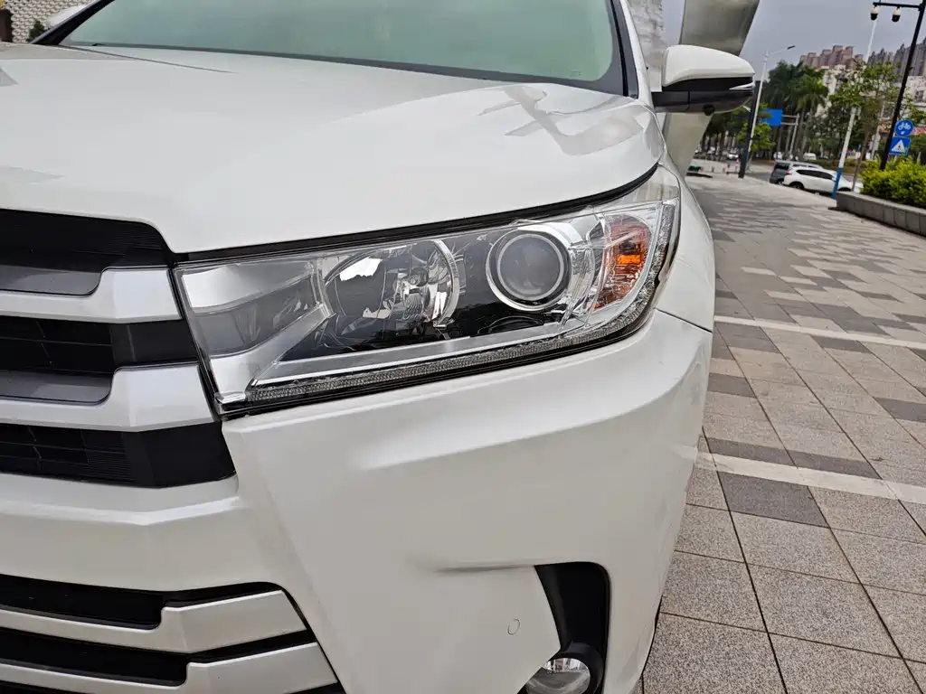 Highlander 2018 2.0T two-wheel drive luxury version, 7 seats, National V купить на сайте DeffCars
