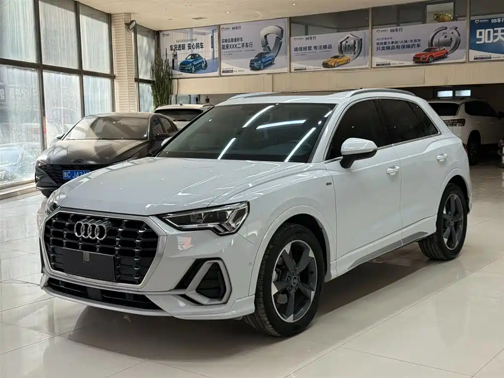 Audi Q3 2023 35 TFSI Fashionable and Dynamic (1.4T) купить на сайте DeffCars