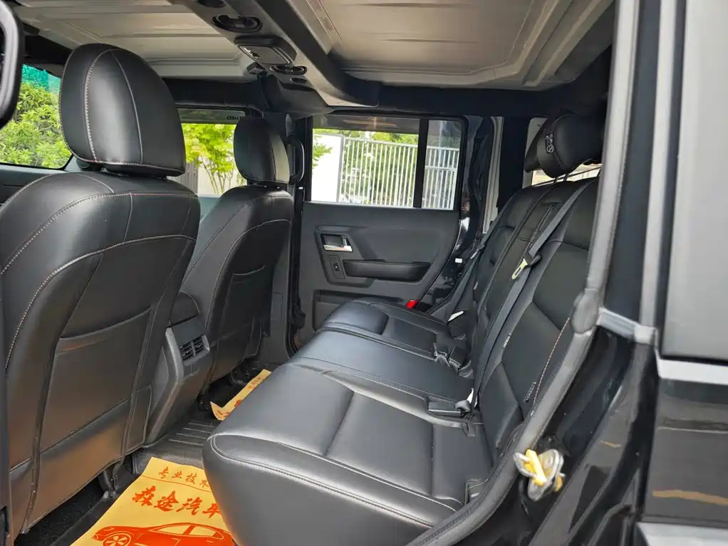 Beijing BJ40 2016 40L 2.0T manual four-wheel drive premium version купить на сайте DeffCars