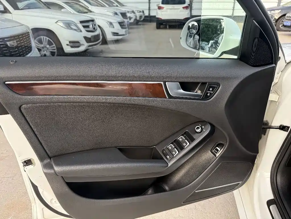 Audi A4L 2013 35 TFSI automatic standard купить на сайте DeffCars