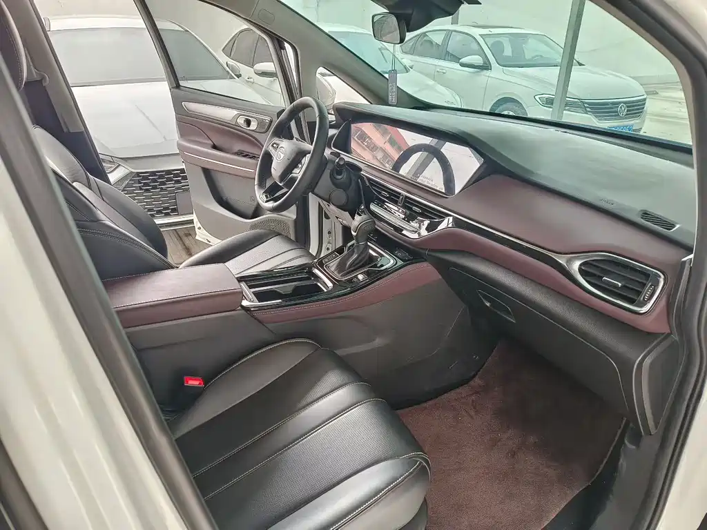 Trumpchi M6 2023 PRO 270T DCT Deluxe Edition купить на сайте DeffCars