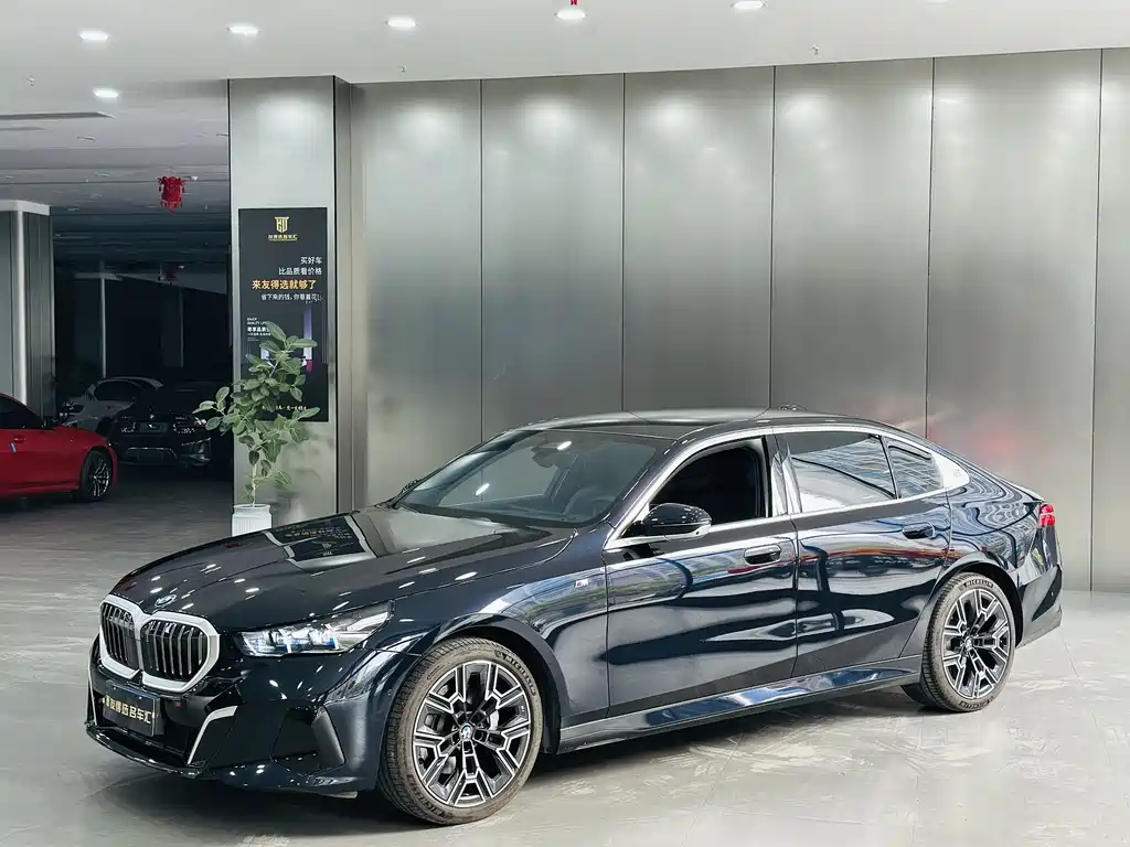 BMW 5 Series 2024 530Li Exclusive M Sports Package купить на сайте DeffCars
