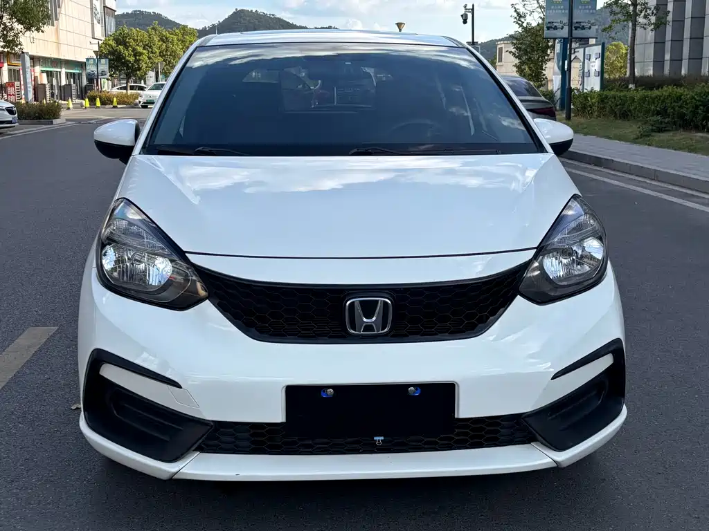 Fit 2022 1.5L CVT Trendy Sunroof Edition купить на сайте DeffCars