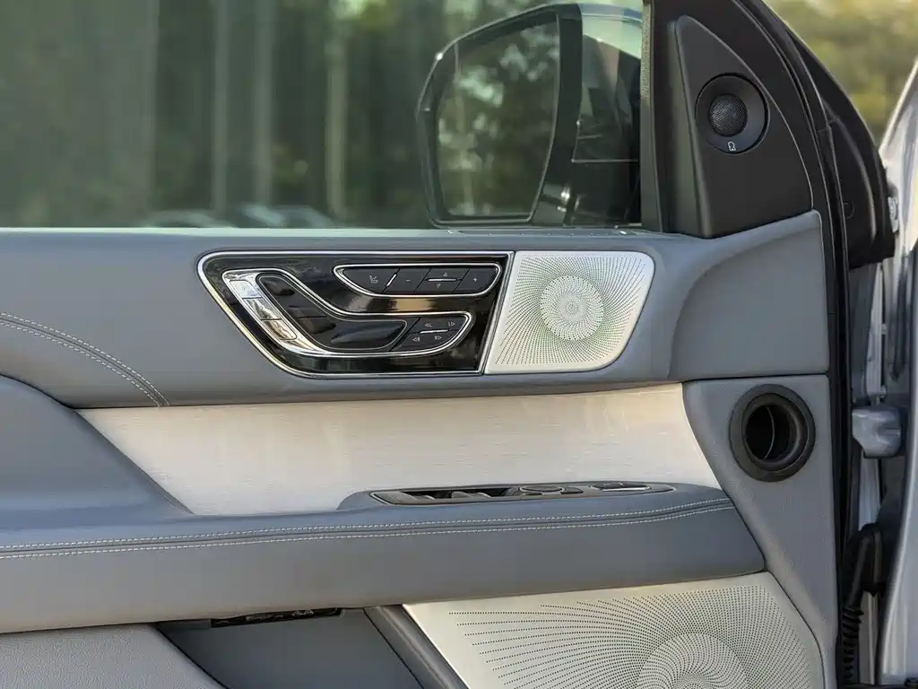 Navigator 2020 3.5T Long Axis Presidential Edition купить на сайте DeffCars