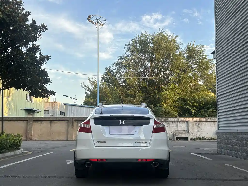 Crosstour 2012 2.4L Deluxe Edition купить на сайте DeffCars