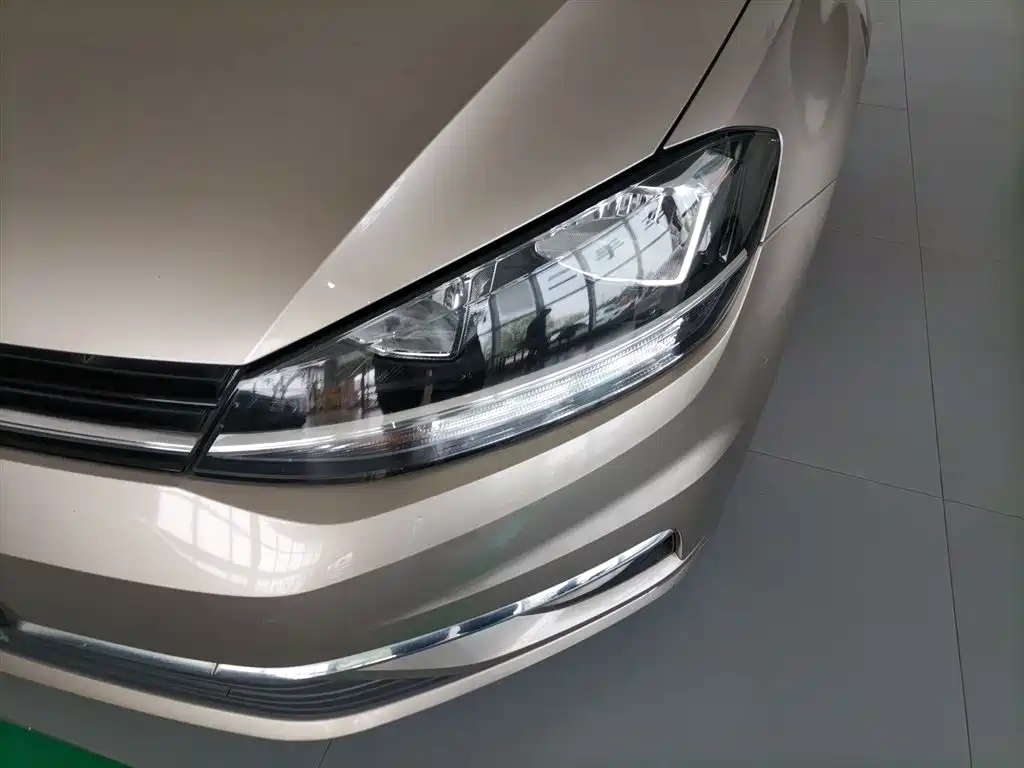 Golf 2019 1.6L automatic comfort model National V купить на сайте DeffCars