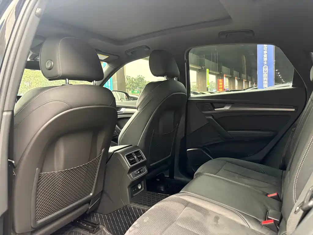 Audi Q5L Sportback 2022 40 TFSI luxury model купить на сайте DeffCars