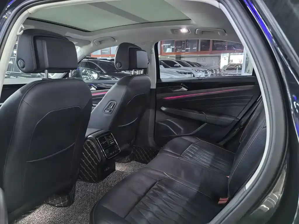 Passat 2019 330TSI Deluxe Edition National VI купить на сайте DeffCars
