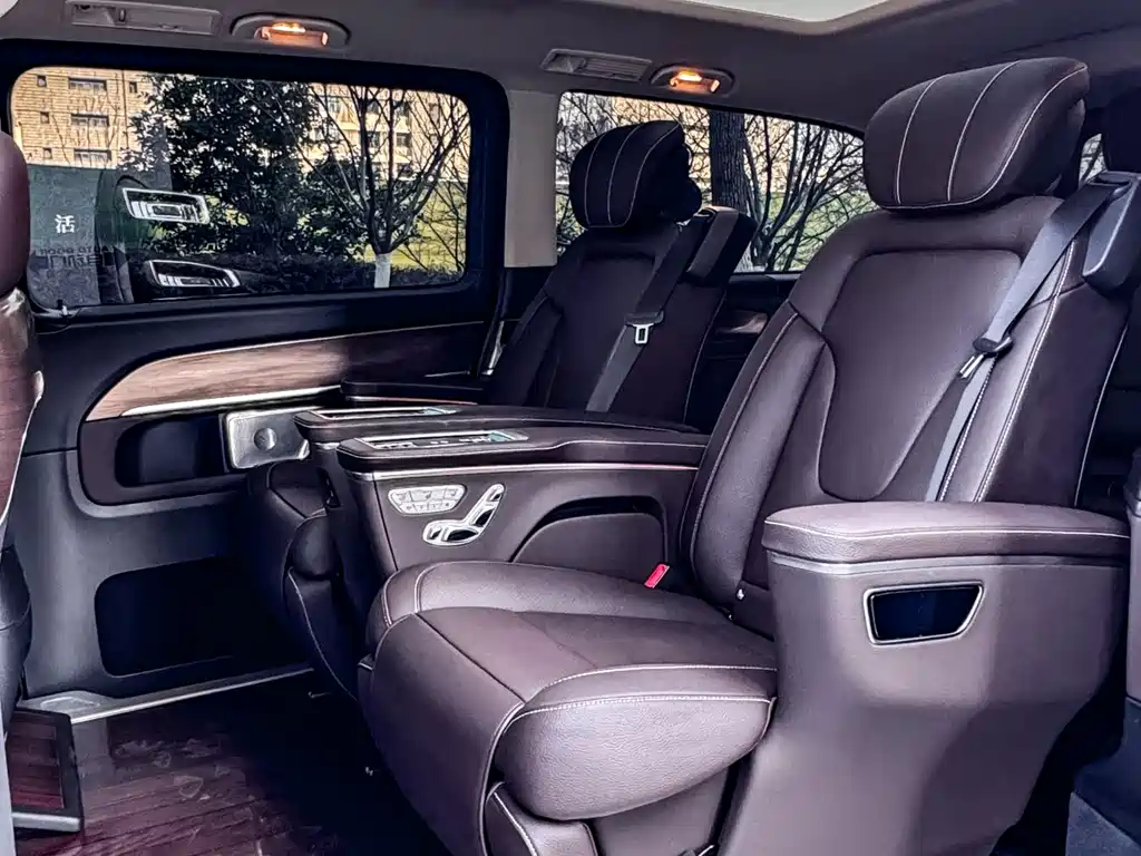 Mercedes-Benz V-Class 2022 V 260 L Long Wheelbase Premium Edition купить на сайте DeffCars