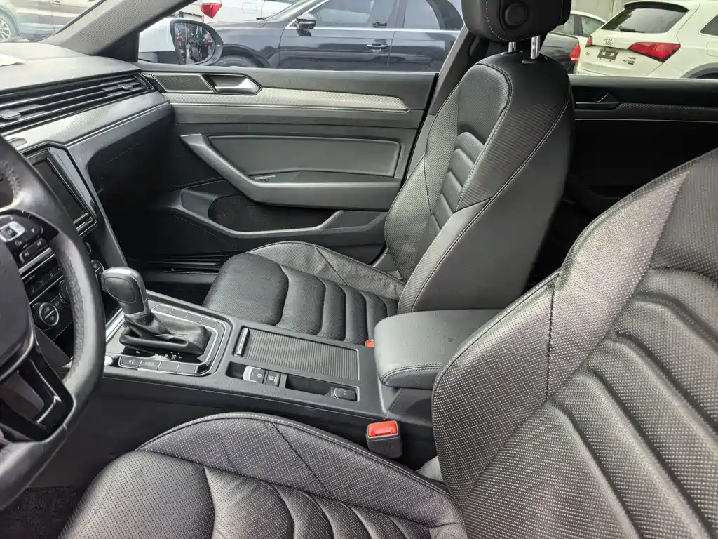 FAW-Volkswagen CC 2019 330TSI Charming Edition National VI купить на сайте DeffCars