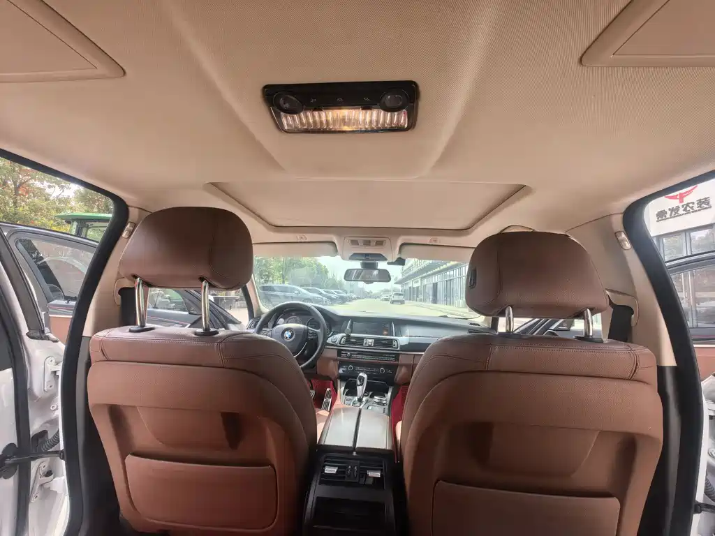 BMW 5 Series 2017 520Li Elegant купить на сайте DeffCars