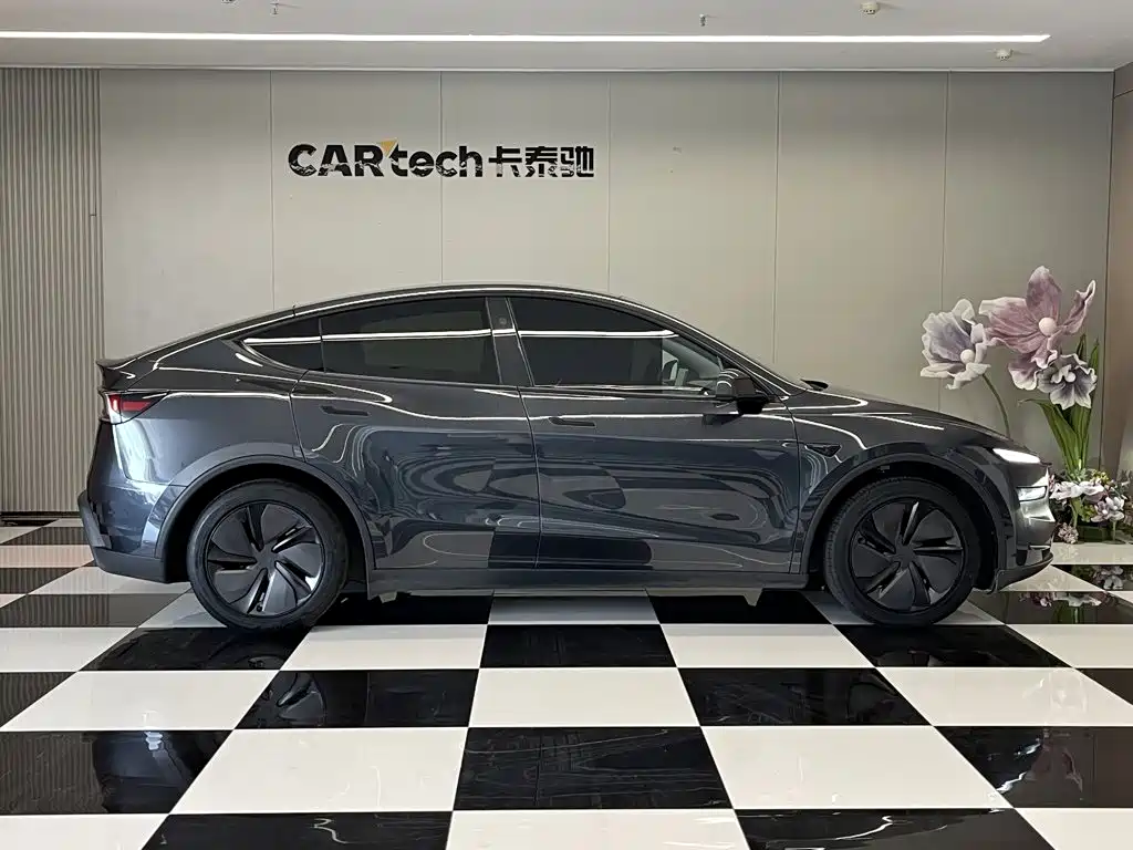 Model Y 2025 rear-wheel drive version купить на сайте DeffCars