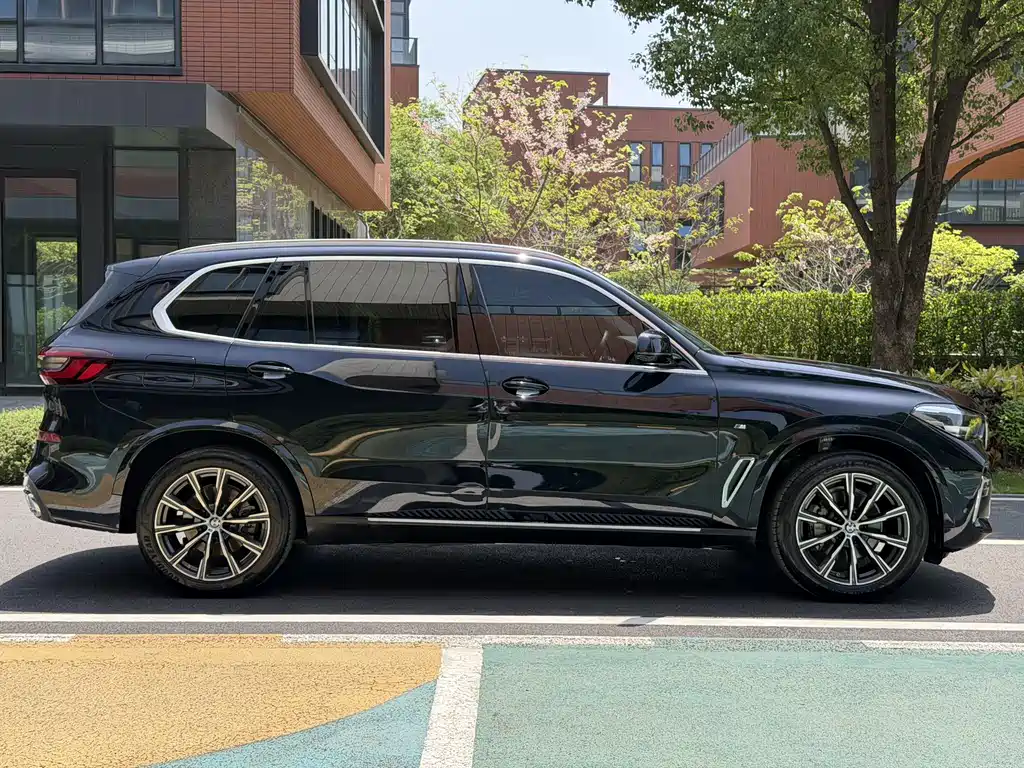 BMW X5 2022 xDrive 30Li M Sports Package купить на сайте DeffCars
