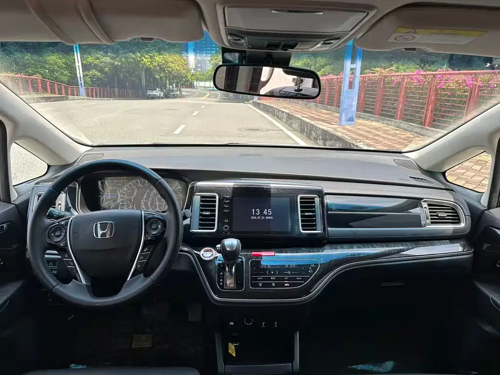 Elysion 2019 2.0L Hybrid Deluxe Edition купить на сайте DeffCars