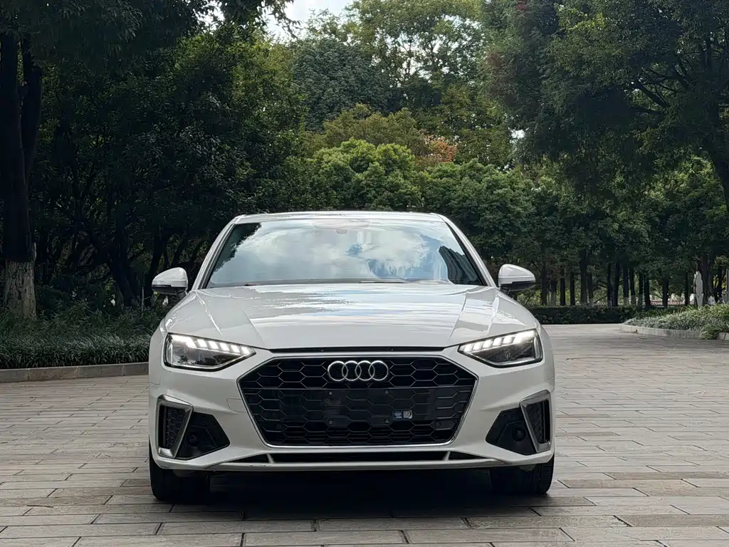 Audi A4L 2022 35 TFSI Fashionable and Dynamic купить на сайте DeffCars