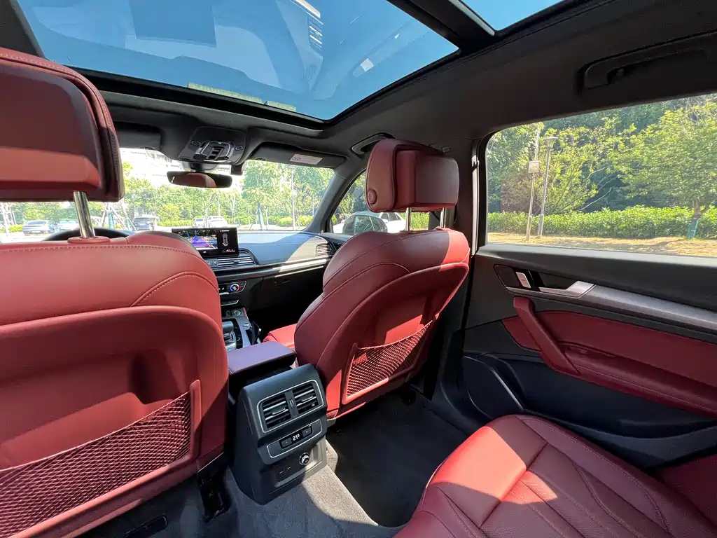 Audi Q5L 2025 45th Anniversary Collector's Edition 40 TFSI Luxurious and Dynamic купить на сайте DeffCars
