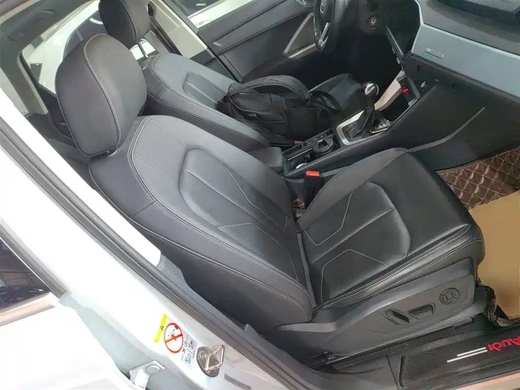 Audi Q3 2021 35 TFSI Enterprising and Elegant Model купить на сайте DeffCars