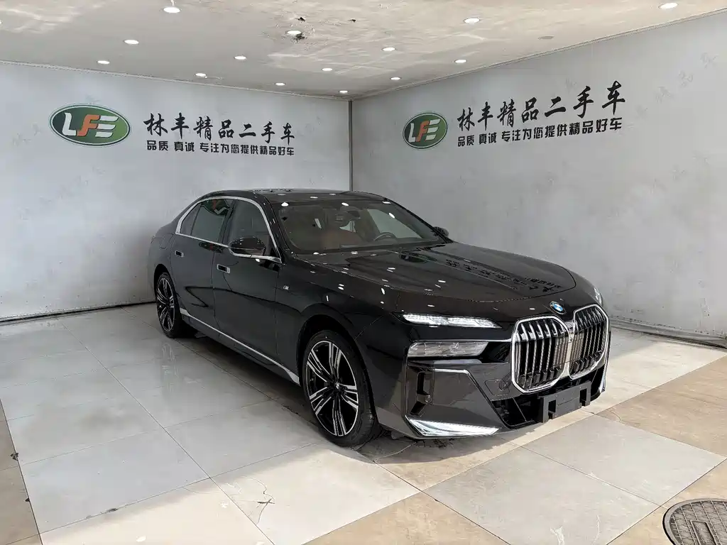 BMW 7 Series 2023 740Li Exclusive M Sports Package купить на сайте DeffCars