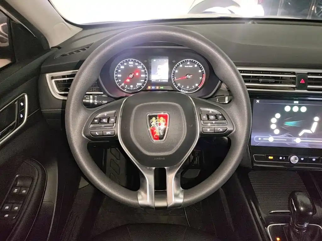 Roewe i5 2019 1.5L automatic 4G Internet Langham Edition купить на сайте DeffCars