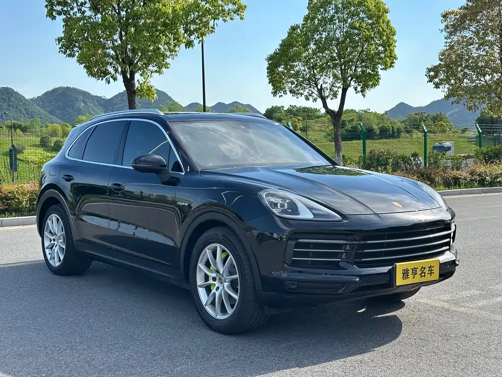 Cayenne New Energy 2019 Cayenne E-Hybrid 2.0T купить на сайте DeffCars