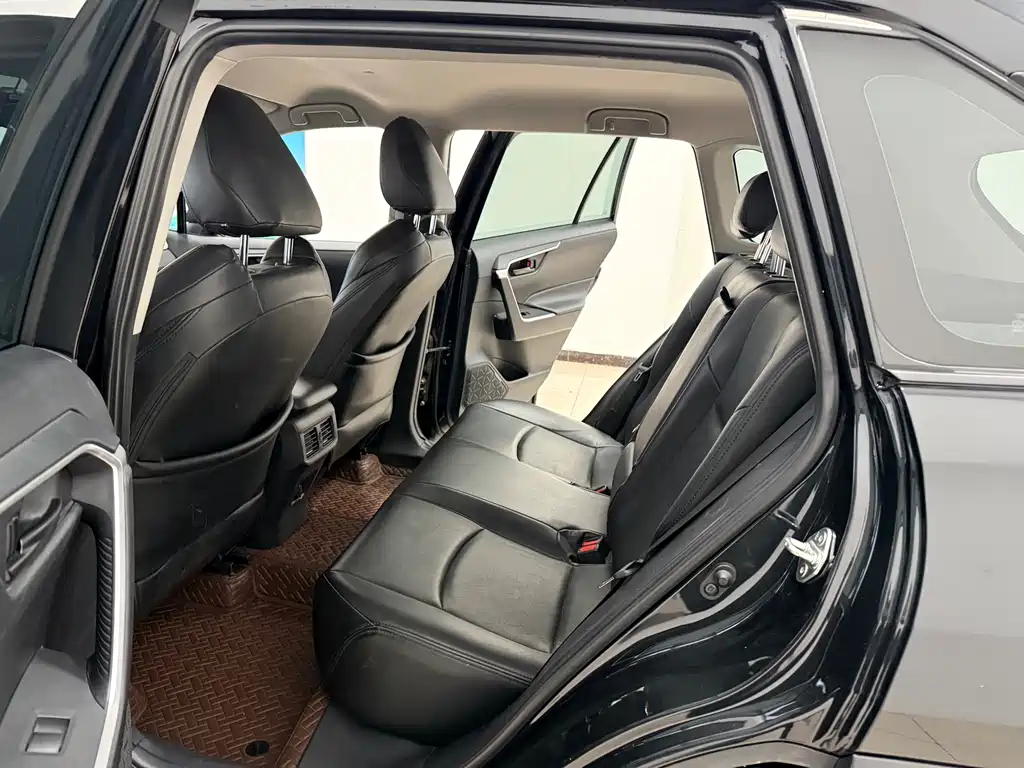 Wilanda 2022 2.0L CVT two-wheel drive leading version купить на сайте DeffCars