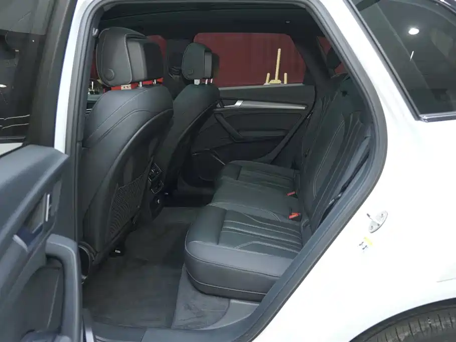 Audi Q5L 2024 40 TFSI luxury and dynamic model купить на сайте DeffCars